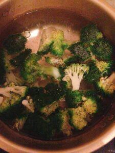 broccoli pan-fry chicken recipe step 3